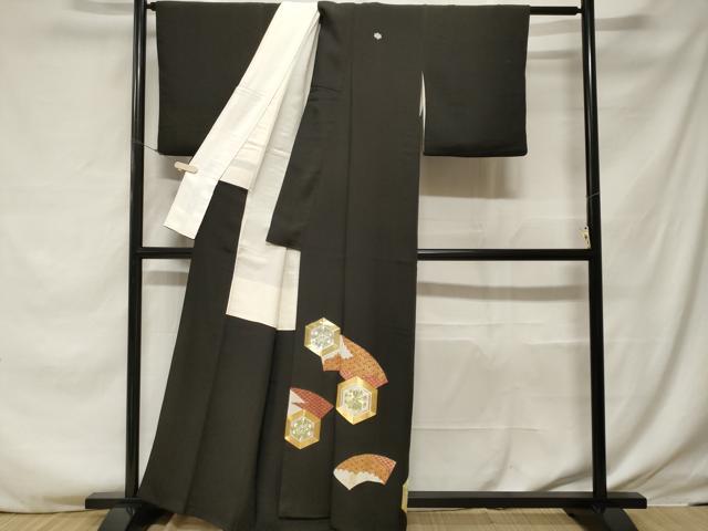 平和屋着物■豪華黒留袖 駒刺繍 地紙亀甲花文 金彩 正絹 逸品 CABF3745ev