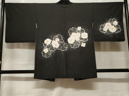平和屋着物＃羽織　草花文　暈し染め　黒地　正絹　逸品　CABF3900ev