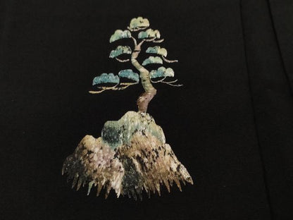 平和屋着物＃羽織　刺繍　風景文　黒地　金糸　正絹　逸品　CABF3910ev