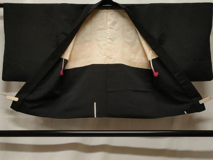 平和屋着物＃羽織　駒刺繍　色紙重ね枝梅文　黒地　金彩　正絹　逸品　CABF3930ev