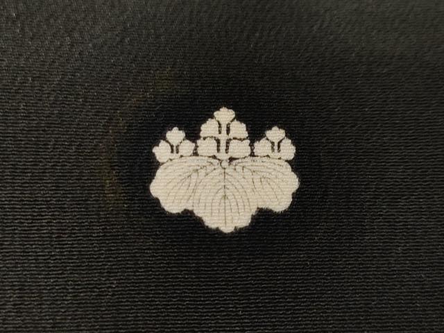 平和屋着物■豪華黒留袖　駒刺繍　孔雀花唐草文　金彩　正絹　逸品　CABF3993ev