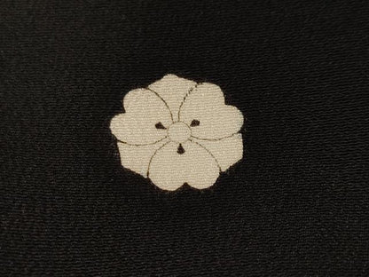 平和屋着物■豪華黒留袖　駒刺繍　飛鶴枝松文　暈し染め　金彩　正絹　逸品　CABF4043ev