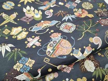 平和屋着物●西陣の老舗　1782年創業　山下織物　六通柄袋帯　唐織　招福宝尽くし　金糸　正絹　逸品　CABF5216hy