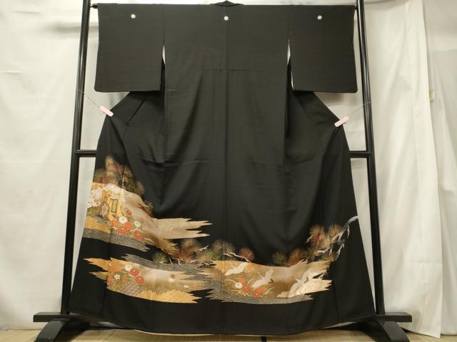 平和屋着物■豪華黒留袖　駒刺繍　御所車花松葉文　金銀彩　正絹　逸品　CABF5742oy