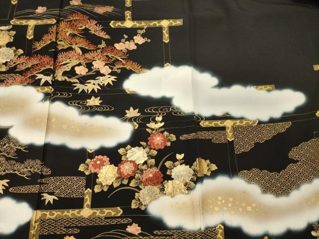 平和屋着物■豪華黒留袖 作家物 駒刺繍 雲取り花松文 暈し染め 金彩 正絹 逸品 CABF5836oy