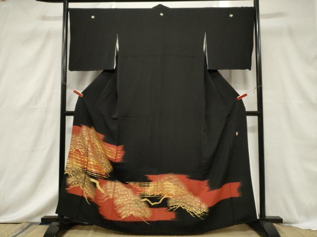 平和屋着物■豪華黒留袖　作家物　駒刺繍　枝松文　金彩　正絹　逸品　CABF6230dy
