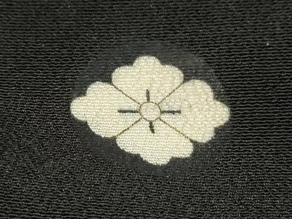 平和屋着物■豪華黒留袖　作家物　駒刺繍　枝松文　金彩　正絹　逸品　CABF6230dy