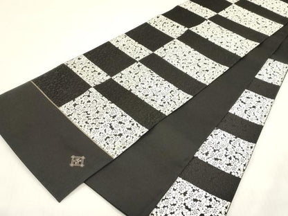 平和屋着物●西陣　帯の悠洛謹製　六通柄袋帯　唐織　横段花文　黒地　証紙付き　正絹　逸品　未使用　CABF6305dy