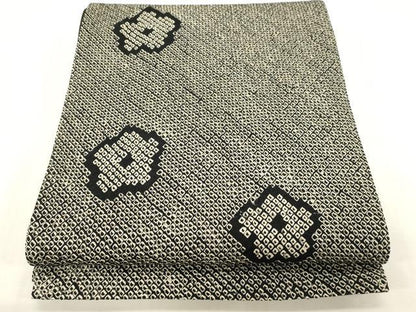 平和屋着物●六通柄袋帯　総絞り　舞花文　黒地　正絹　逸品　CABF6364dy