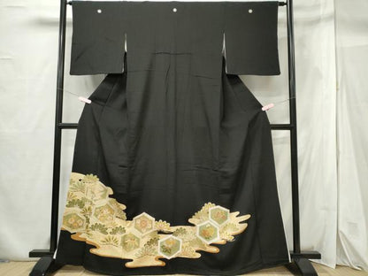平和屋着物■豪華黒留袖　駒刺繍　飛鶴花松文　金彩　正絹　逸品　CABF6541ou