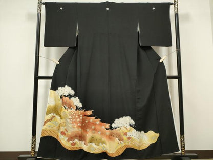 平和屋着物■豪華黒留袖　駒刺繍　孔雀松文　金彩　正絹　逸品　CABF6783ou