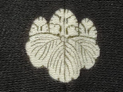 平和屋着物■豪華黒留袖　駒刺繍　孔雀松文　金彩　正絹　逸品　CABF6783ou