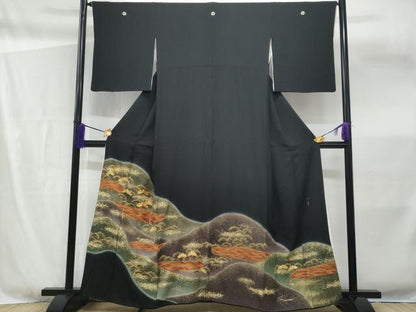 平和屋着物■豪華黒留袖　作家物　駒刺繍　遠山枝松文　暈し染め　金彩　正絹　逸品　CABF6949fb