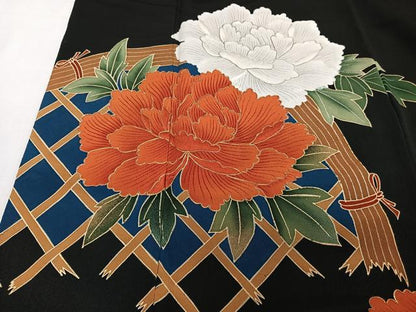 平和屋着物■豪華黒留袖　駒刺繍　籬草花文　金彩　正絹　逸品　CABF8150xi
