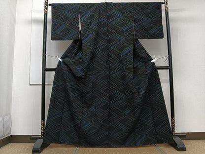 平和屋着物■上質な紬　幾何学文　黒地　正絹　逸品　CABF8379xi