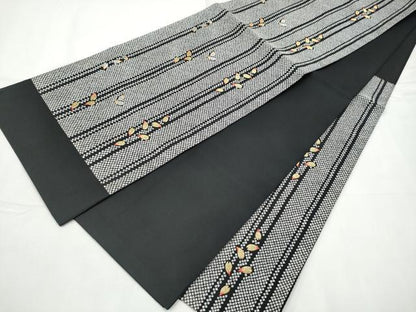 平和屋着物●六通柄袋帯　唐織　舞花びら　黒地　金銀糸　正絹　逸品　CABF8623hy