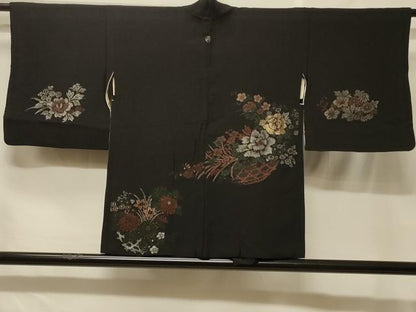 平和屋着物＃羽織　寿光織　花籠文　黒地　金銀糸　正絹　逸品　CABF8815in