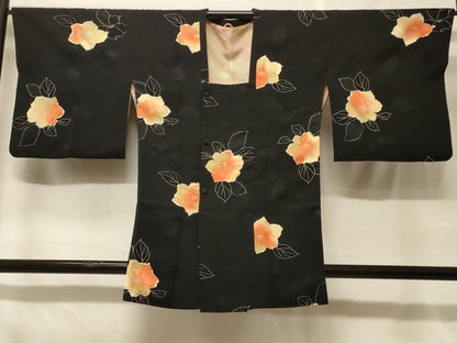 平和屋着物＃道行コート　地紋起こし　草花文　暈し染め　黒地　正絹　逸品　CABF8833in