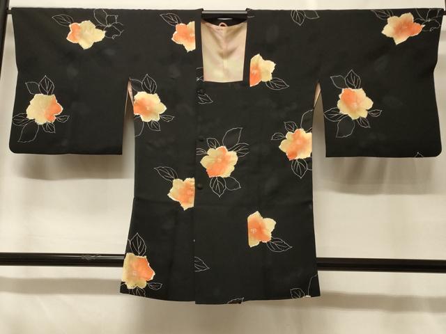 平和屋着物＃道行コート　地紋起こし　草花文　暈し染め　黒地　正絹　逸品　CABF8833in