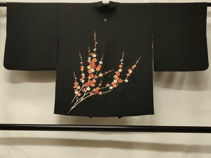 平和屋着物＃羽織　駒刺繍　総刺繍　槍梅文　黒地　正絹　逸品　CABF8838in