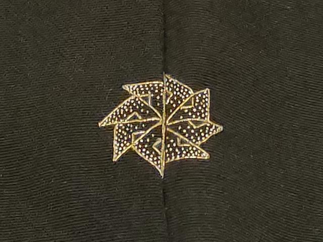 平和屋着物＃羽織　駒刺繍　総刺繍　槍梅文　黒地　正絹　逸品　CABF8838in