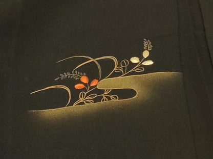 平和屋着物＃羽織　刺繍　束ね熨斗草花文　黒地　金彩　正絹　逸品　未使用　CABF8869in