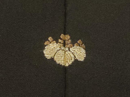 平和屋着物＃羽織　流水草花文　黒地　金彩　正絹　逸品　CABF8880in