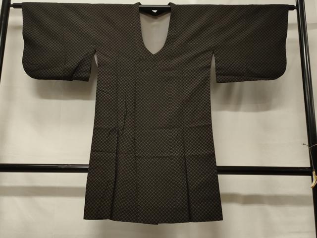平和屋着物＃道行コート　蜀江文　黒地　ロング丈　正絹　逸品　CABF8900in