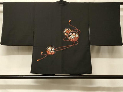 平和屋着物＃羽織　総刺繍　鏡裏草花文　黒地　金糸　正絹　逸品　CABF8930in