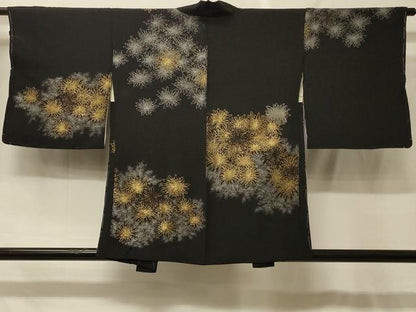 平和屋着物＃羽織　寿光織　舞菊文　黒地　金銀糸　正絹　逸品　未使用　CABF8982in