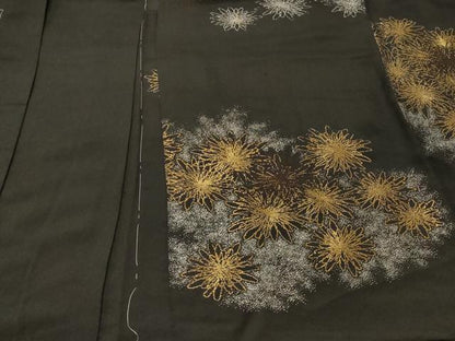 平和屋着物＃羽織　寿光織　舞菊文　黒地　金銀糸　正絹　逸品　未使用　CABF8982in