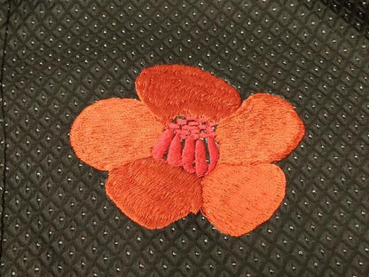 平和屋着物＃羽織　刺繍　椿　黒地　銀糸　正絹　逸品　CABF8984in