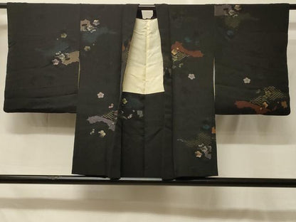 平和屋着物＃羽織　寿光織　霞舞花文　黒地　金銀糸　正絹　逸品　CABF8986in