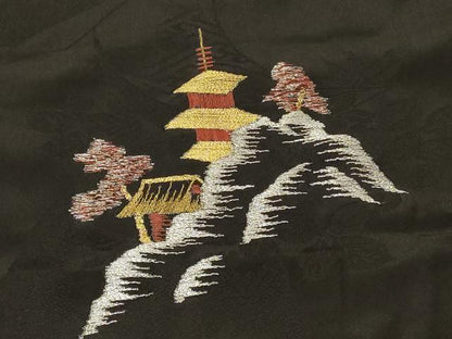 平和屋着物＃羽織　風景文　黒地　金銀糸　正絹　逸品　CABF8991in
