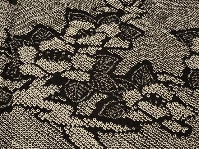 平和屋着物＃羽織　総絞り　草花文　黒地　正絹　逸品　CABF9011in
