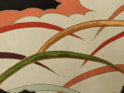 平和屋着物＃羽織　駒刺繍　雲重ね芝草文　黒地　金彩　正絹　逸品　CABF9044in