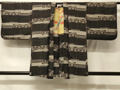 平和屋着物＃本場大島紬　羽織　横段吉祥文　正絹　逸品　CABF9074in