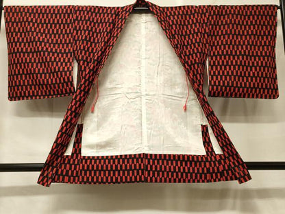 平和屋着物＃羽織　矢羽文　黒地　正絹　逸品　未使用　CABF9104in