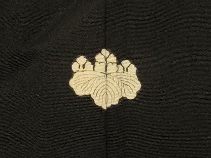 平和屋着物＃羽織　寿光織　霞枝花文　黒地　銀糸　正絹　逸品　CABF9151in