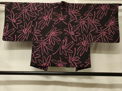 平和屋着物＃羽織　舞花文　黒地　正絹　逸品　未使用　CABF9161in