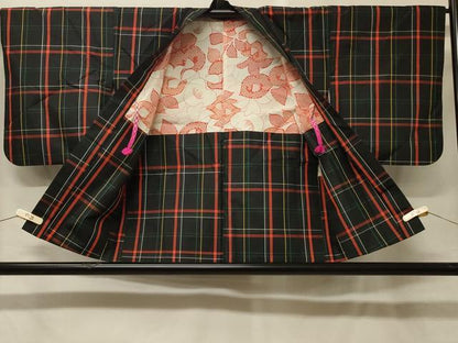 平和屋着物＃本場縞大島紬　羽織　格子柄　黒地　正絹　逸品　CABF9177in