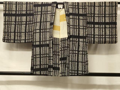平和屋着物＃羽織　絞り　格子柄　黒地　正絹　逸品　CABF9178in