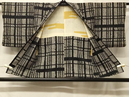 平和屋着物＃羽織　絞り　格子柄　黒地　正絹　逸品　CABF9178in