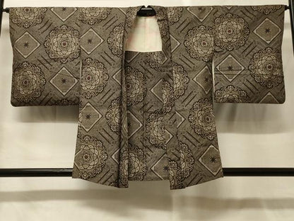 平和屋着物＃本場大島紬　龍郷絣　羽織　正倉院花文　正絹　逸品　CABG8001in