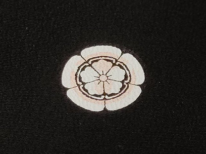 平和屋着物■豪華黒留袖　駒刺繍　松竹梅孔雀花文　金彩　正絹　逸品　CABF9797ev