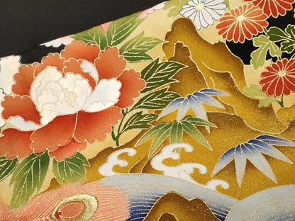 平和屋着物■豪華黒留袖　駒刺繍　松竹梅孔雀花文　金彩　正絹　逸品　CABF9797ev