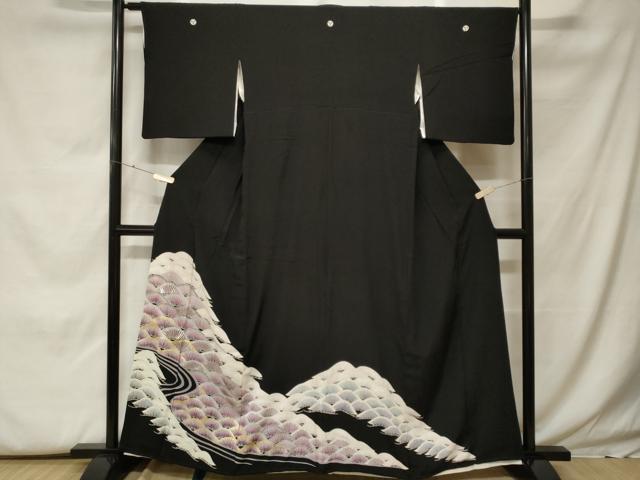 平和屋着物■豪華黒留袖　駒刺繍　松葉文　金銀彩　正絹　逸品　CABF9984ev