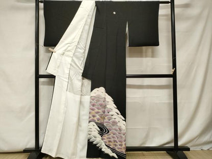 平和屋着物■豪華黒留袖　駒刺繍　松葉文　金銀彩　正絹　逸品　CABF9984ev