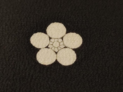 平和屋着物■豪華黒留袖　駒刺繍　流水尾長鳥松葉花文　金彩　正絹　逸品　CABF9985ev