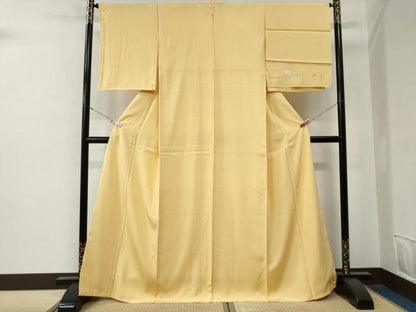 平和屋着物●上質な色無地　伊と幸　卵色　反端付き　正絹　逸品　未使用　CABG0004yc